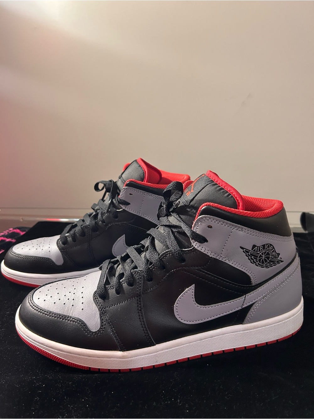 Jordan Air Jordan 1 Mid Black/Gray/Red Sneakers